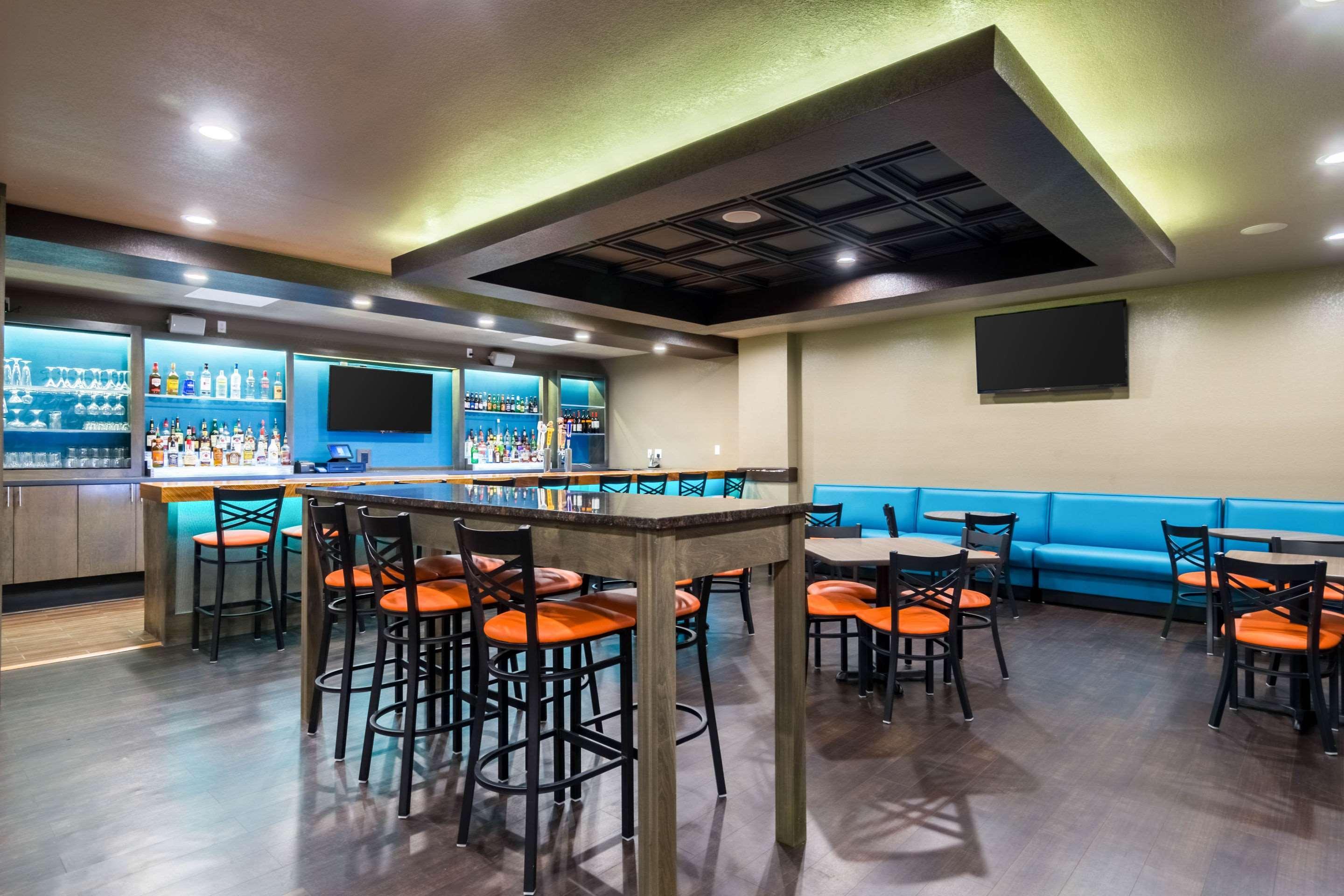 Clarion Inn & Suites Russellville I-40 Екстер'єр фото
