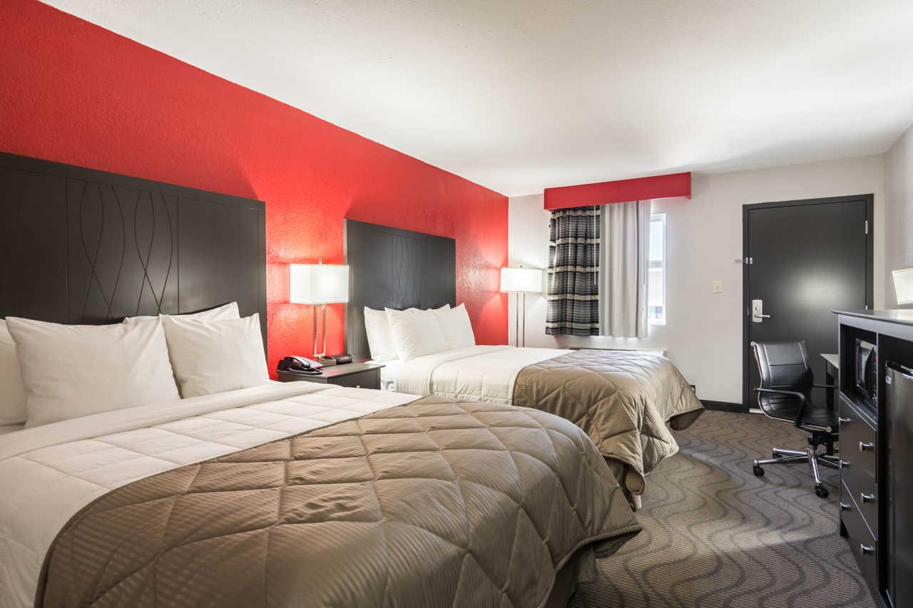 Clarion Inn & Suites Russellville I-40 Екстер'єр фото